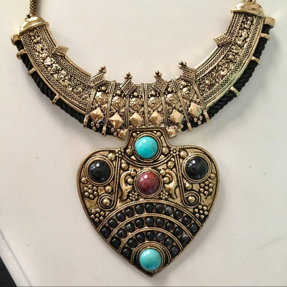WESTERN TRIBE STATEMENT NECKLACE WITH NATURAL STONES - Picture 1 of 8